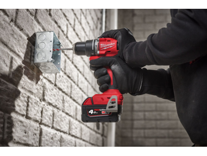 Шуруповерт аккумуляторный M18 BLDDRC-402C Milwaukee 4933492834 Шуруповерт аккумуляторный M18 BLDDRC-402C Milwaukee 4933492834