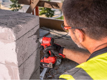 Винтоверт аккумуляторный M18 BLIDRC-402C Milwaukee 4933492840 Винтоверт аккумуляторный M18 BLIDRC-402C Milwaukee 4933492840