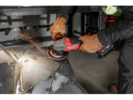 Угловая шлифмашина аккумуляторная M18 ONEFSAG125XPDB-502X FUEL Milwaukee 4933478435